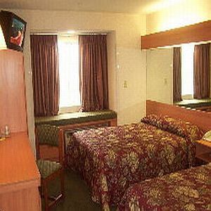 Super 8 By Wyndham Columbus West Hotel Værelse billede